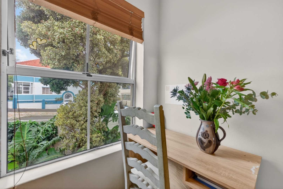 3 Bedroom Property for Sale in Vredehoek Western Cape